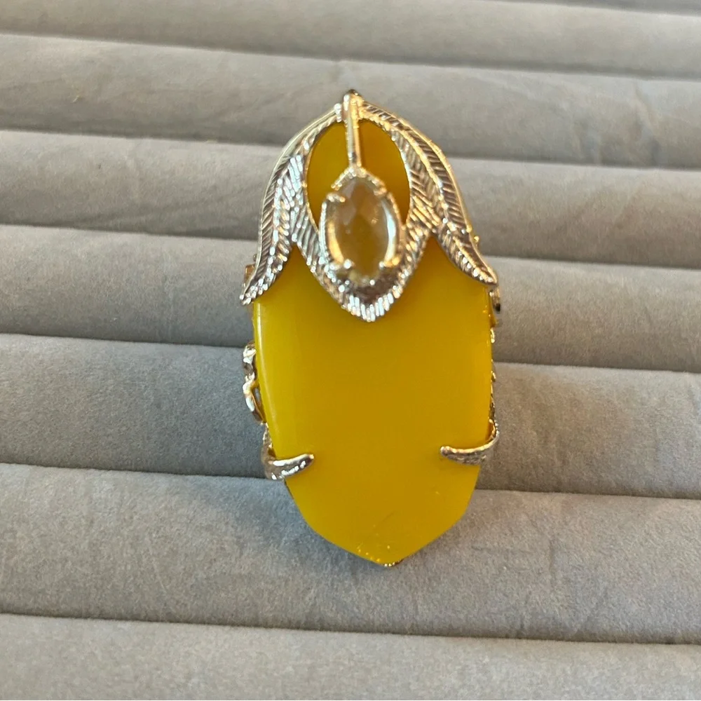 Kendra Scott yellow‎ and gold ring size 7